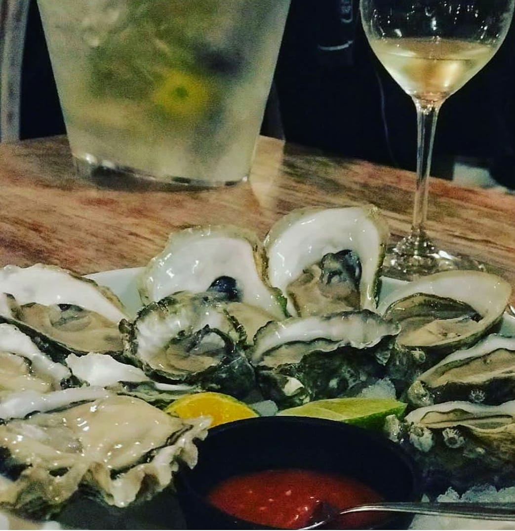 ExxusOysterBar's tweet photo. ¡Recibimos tus domicilios para el fin de semana largo!
Estamos en @rappicolombia y @domicilioscol 
031-5331114 / 031-2715580 / 316-2503095 https://t.co/sefyr1cYY2
