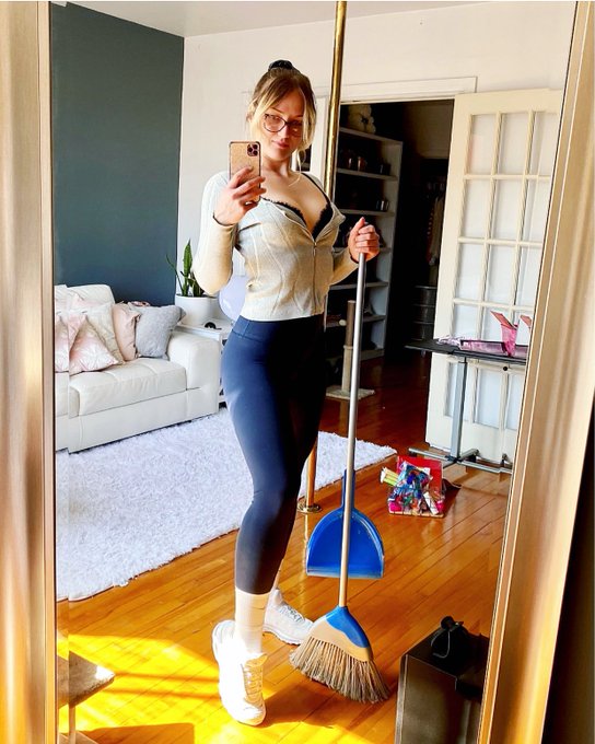 Who called a housekeeper to clean the house? 👄 https://t.co/vrUelXA1da   #housekeeper #maid #onlyfans<a href="/tag/maid"class="tags"><span>#maid</span></a><a href="/tag/housekeeper"class="tags"><span>#housekeeper</span></a><a href="/tag/onlyfans"class="tags"><span>#onlyfans</span></a>