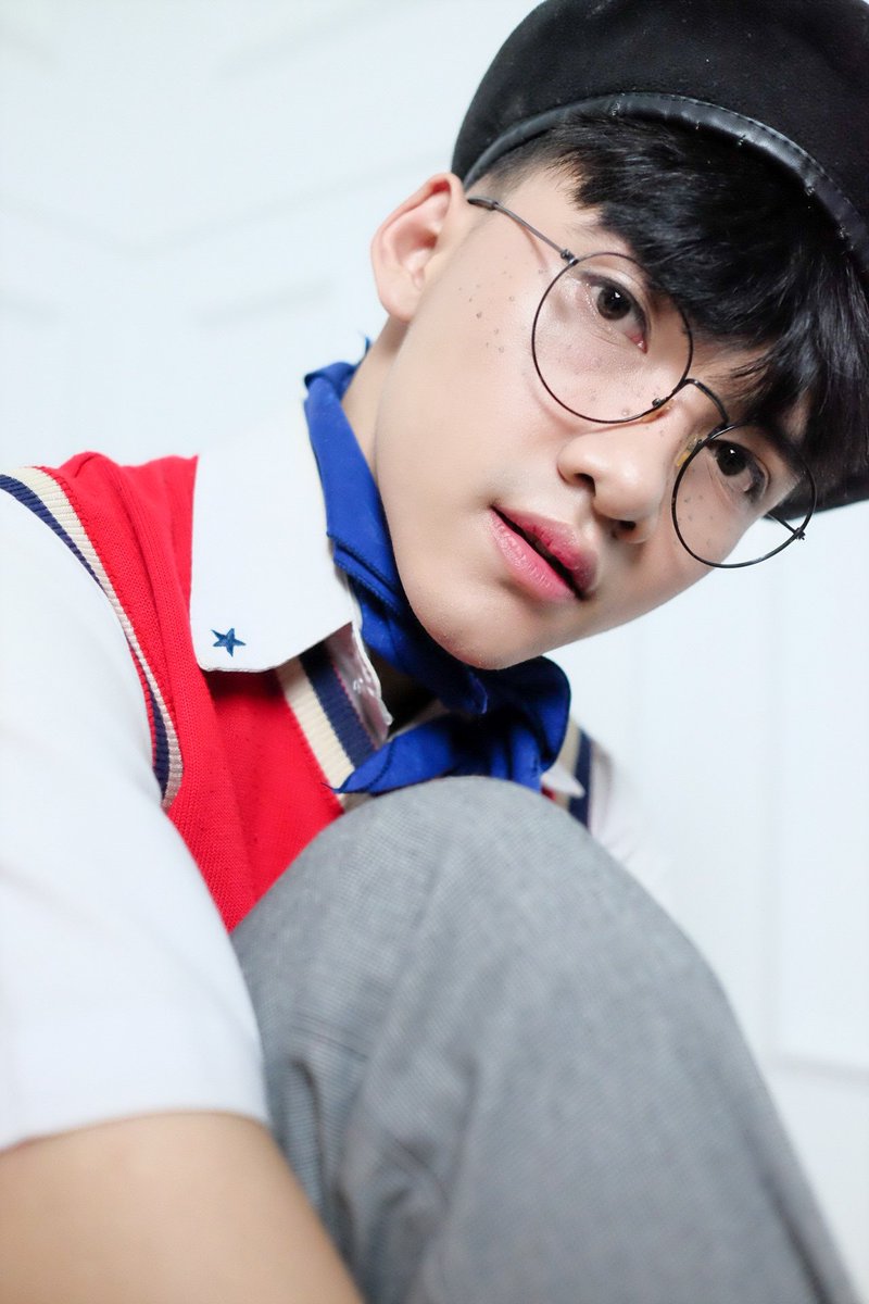 liveracorvused's tweet photo. 🍼🍼

#TSD #ThaiSelcaDay #GunAtthaphan https://t.co/CUGl162yKu