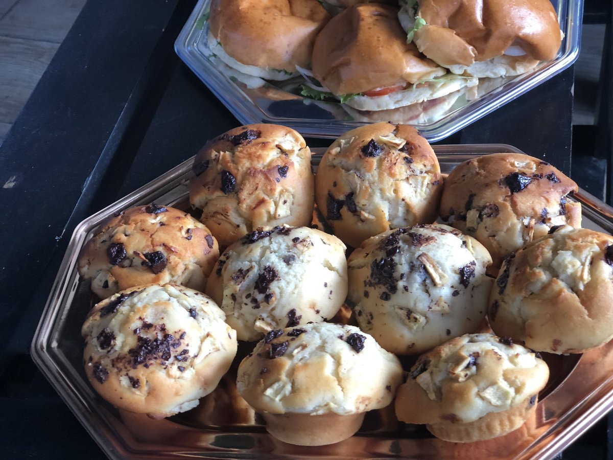 LeelouBabyFood's tweet photo. Notre menu JUNIOR pour les 8 ans de Keiji ! 

Cupcakes sains aux légumes insoupçonnés par eux et gourmands 🤩

#MenuJunior #Cameroon https://t.co/Oh3qFLmvsr