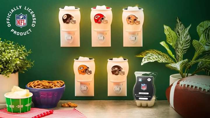 wicklesschickx's tweet photo. ‼️TOMORROW is the LAST DAY to PRE-ORDER your NFL MINI WARMERS! 🏈❤️

$10 deposit - ALL TEAMS AVAILABLE!
&amp;&amp; FULL SIZE NFL WARMERS are BAAAACK! 🏈🏈🏈🏈 https://t.co/CbHMS2msDe