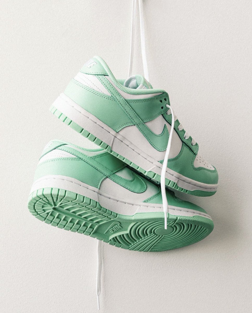 FitThemAll's tweet photo. Nike Dunk Low WMNS « Green Glow » 🍏

Sortie prévue le 16 Avril ⏳ https://t.co/zWllsgd8E8