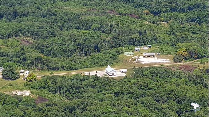 AntroCanal's tweet photo. Poblado de Kaikan, en el límite de facto con el Estado Bolívar. muy cerca de Luepa. #25Abr #MiMapa https://t.co/7hwgwujZKh