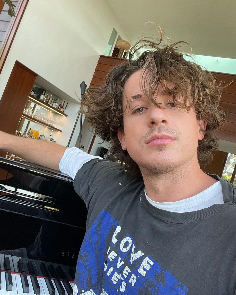 puthmusic_'s tweet photo. And he grows.

#charlieputhdaily https://t.co/FXsYhuZarZ