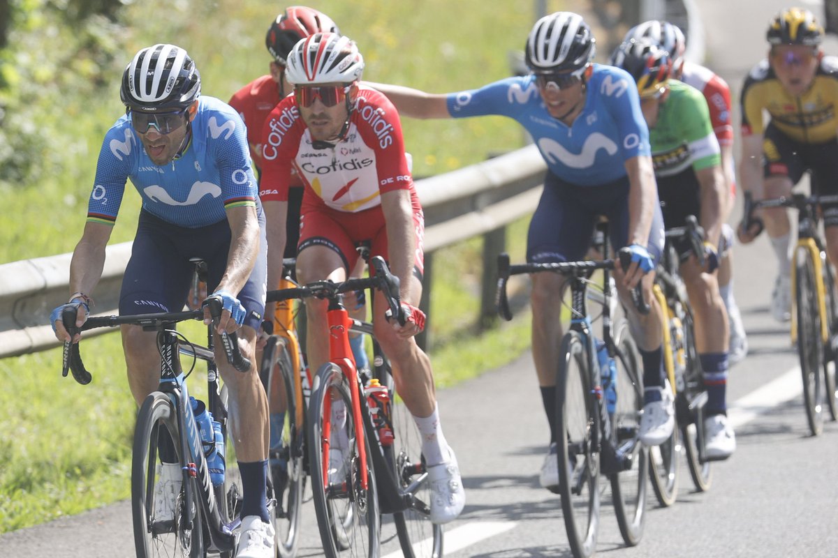 alejanvalverde's tweet photo. ¡Otra locura de etapa! 😲

🚀 Una pena haber cedido por poco en la parte final de Krabelin pero la verdad es que después me he encontrado bastante mejor de lo que me esperaba tras ese momento 👌

Seguimos sumando carreras de calidad con @Movistar_Team 👏👏

📸 @PhotoGomezSport https://t.co/7a0txVzgqt