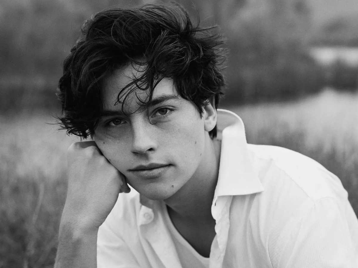 ↯             ↯                ↯
𝘓𝘺𝘴𝘢𝘯𝘥𝘦𝘳 𝘚𝘤𝘢𝘮𝘢𝘯𝘥𝘦𝘳

Ω 𝘛𝘸𝘦𝘯𝘵𝘺 𝘴𝘦𝘷𝘦𝘯
    Ω 𝘔𝘢𝘨𝘪𝘻𝘰𝘰𝘭𝘰𝘨𝘪𝘴𝘵
       Ω 𝘞𝘪𝘻𝘢𝘳𝘥

╙ 𝐑𝐓?╖