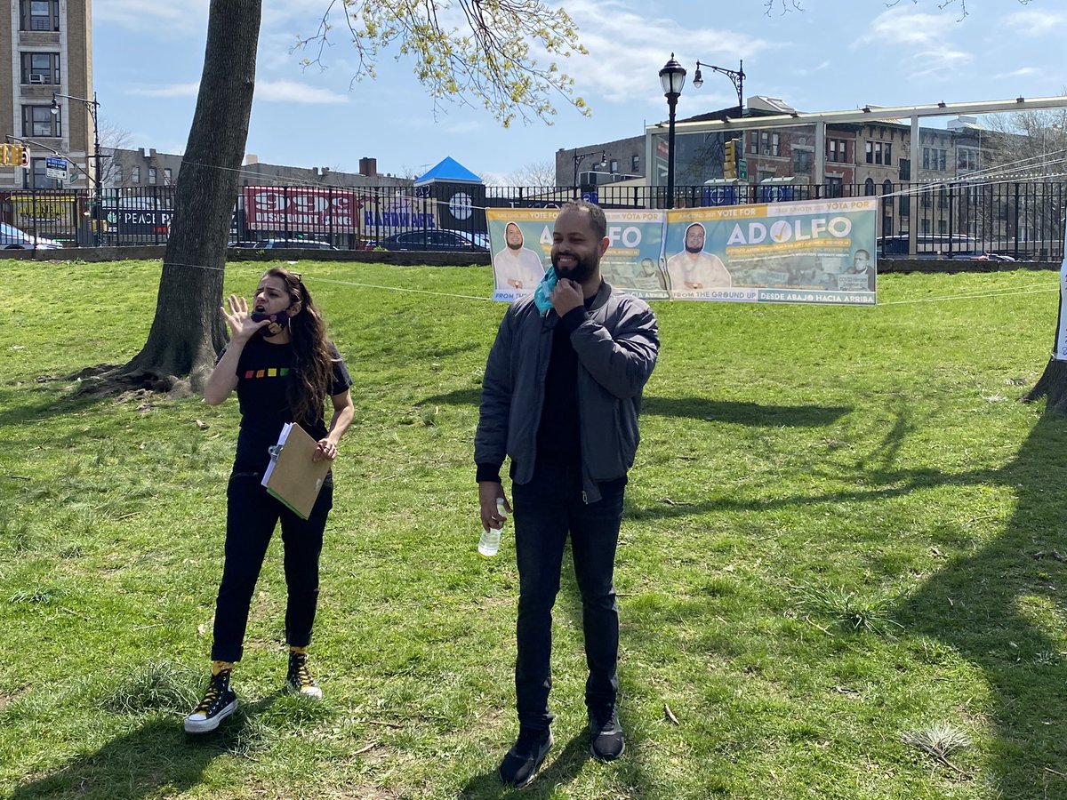 BxOrganizer's tweet photo. Organizer Sandra Lobo says: “We have the power to win, that our community should be governed, and owned by us. Whose Bronx? #OurBronx!”

If we don’t want real estate or city hall making decisions for us without us, then we need to step up. #FromTheGroundUp https://t.co/7TOcSpsWxp