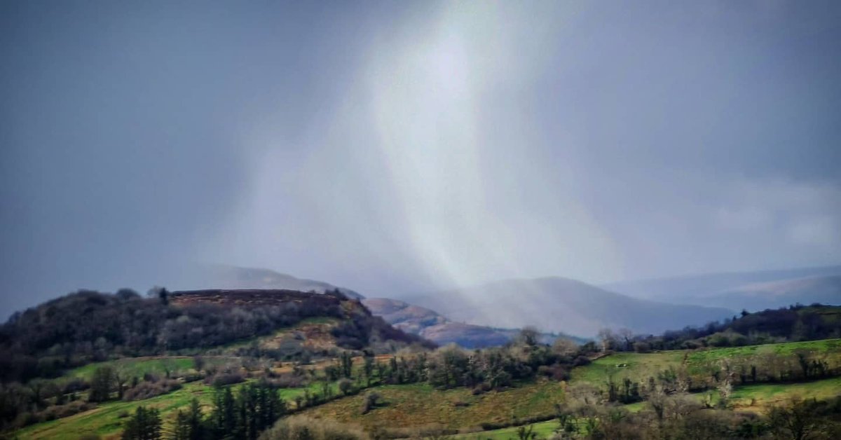 The Wild West

#irelandlandscape #thewildwest #thewildatlanticway #landscapephotography #hauweip20pro #drivebyphotography #westofireland #staycation2020 #lockdownlife