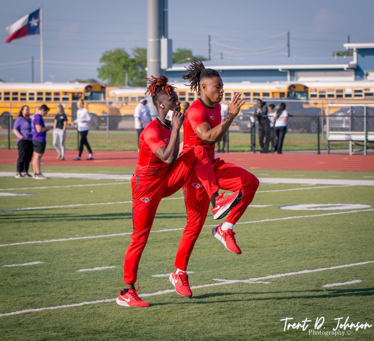 Ms_Tee_Dee's tweet image. Proud of you guys!!  Headed to the #AreaRound 🏃🏾‍♂️💪🏽💨
#gotowork  #itsaPAspeedthing
#4x1🥇 #4x2🥇 #409sports #teammomPROUD
@TyrenceA @jaylonguilbeau1 Sanders, Brown @thatPAspeed