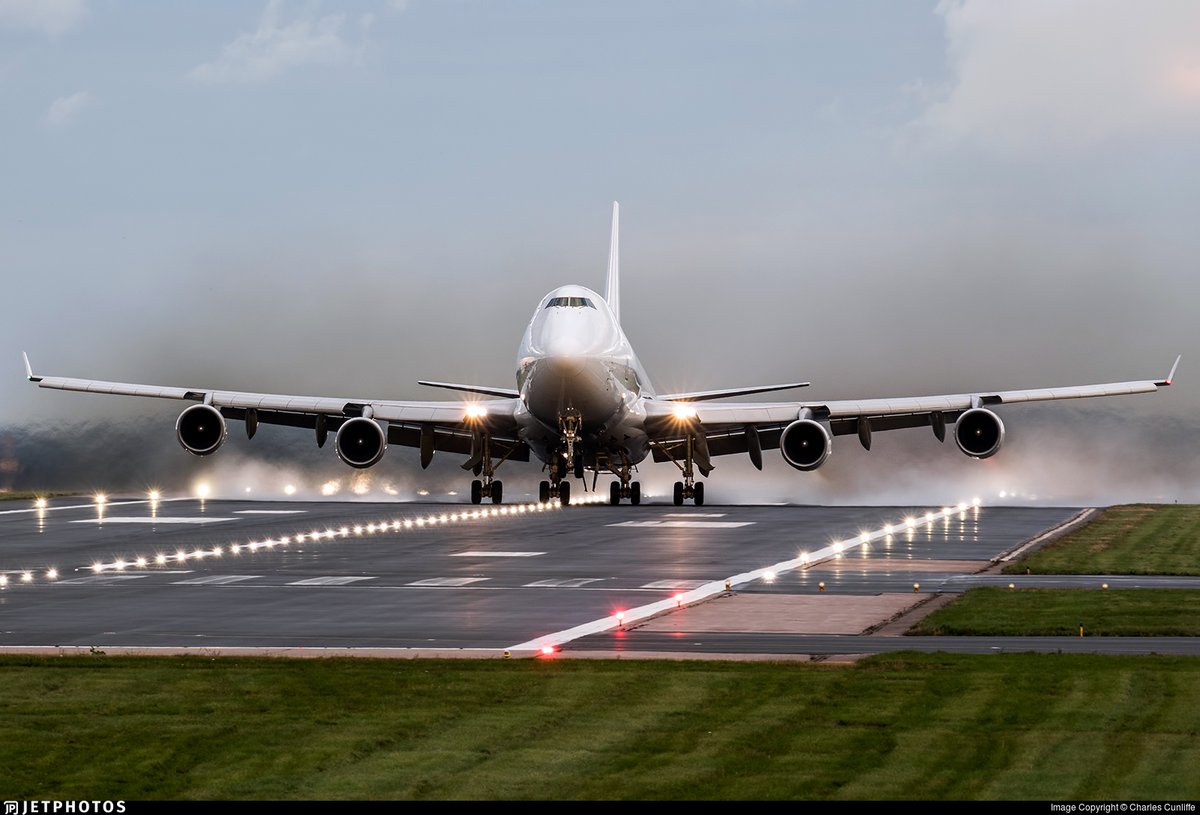 JetPhotos's tweet image. A Kalitta Air 747 departing East Midlands. jetphotos.com/photo/10121673 © Charles Cunliffe