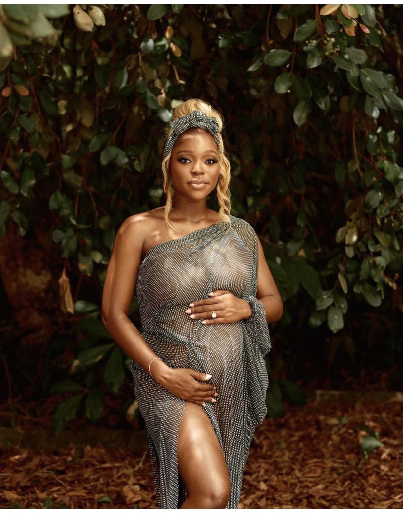 SugarWeddings's tweet photo. Awwww😍❤️💃🏻💃🏻
Congratulations @tomike_a and her husband ❤️
#congratulationsTomike #Tomike
#pregnancy #motherhood #mothertobe #family #sugarng #sugarweddings https://t.co/yeCDqiItIo