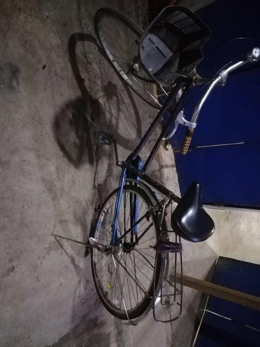 In SouthDagon, Terrorists abducted a passer-by girl who came with a bicycle near 40 White Gate, 53 Bagan Road for no apparent reason at 9:05PM. Photo shows the bicycle of detained girl.

#Apr10Coup
#WhatsHappeningInMyanmar