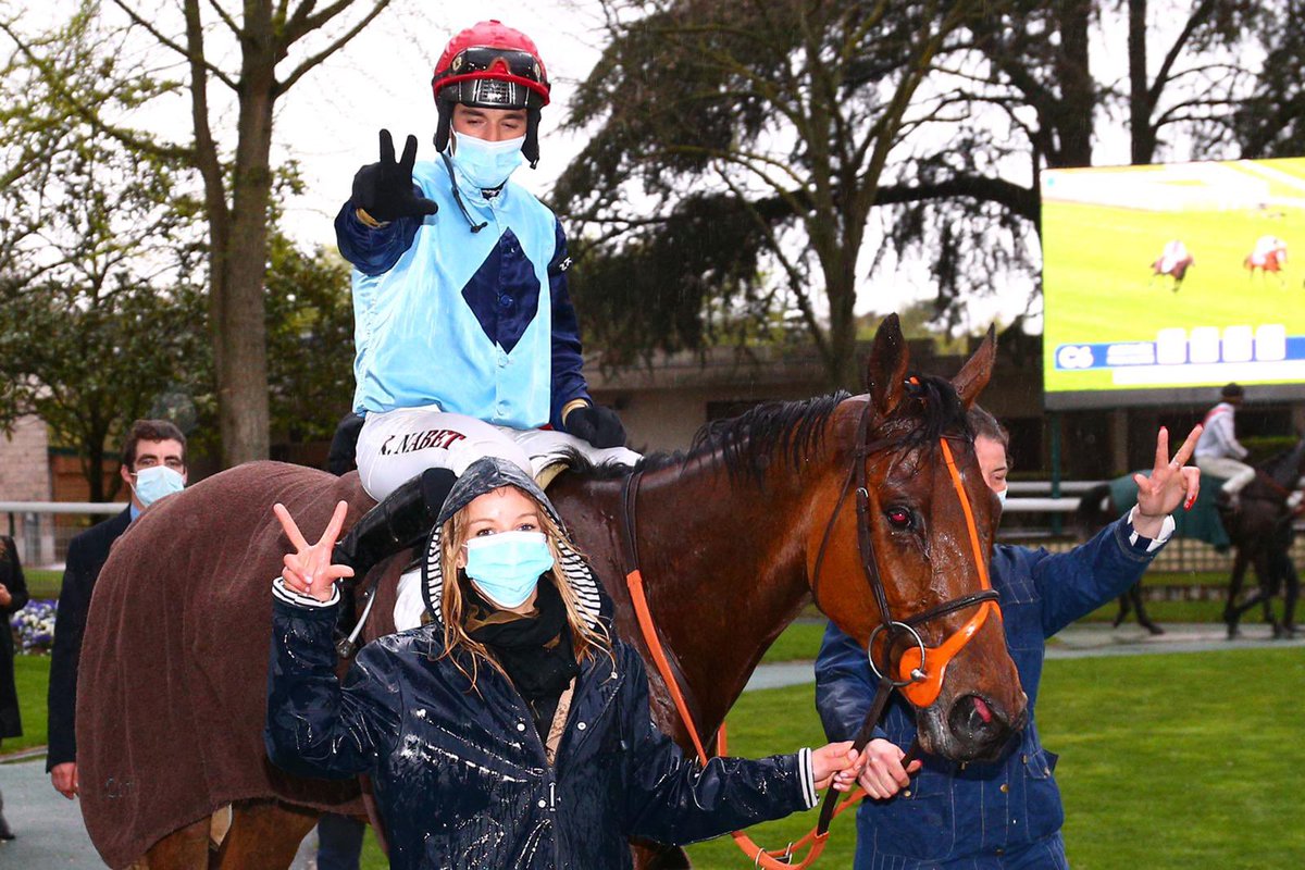 davidcottin's tweet image. Our total of 🥇🥇🥇🥇🥇winners today as 💙MUHTALAD❤️ (Muhtathir) wins on his second outing over the fences @Hippo_Auteuil - well done to owner Maggie Bryant @ecuriebryant. Special mention to 💕Juliette💕 who is the morning rider of our 3 Auteuil winners &amp;amp; @kevinnabet #handsofgold