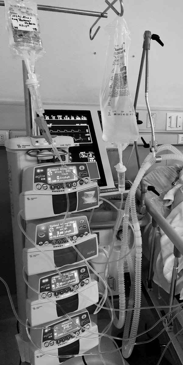 nfpineda's tweet photo. Para tod@s los q estén atendiendo pacientes en estos días, en el frente q sea:
- ánimo y fuerza
- 1 paciente a la vez, no hay otra manera.
- no todo es COVID, mantener estructura y conscientemente buscar patrones
- desconectarse de noticias, matinales, anuncios
#ChileEM @MUE_14 https://t.co/09l2Qn9wD8