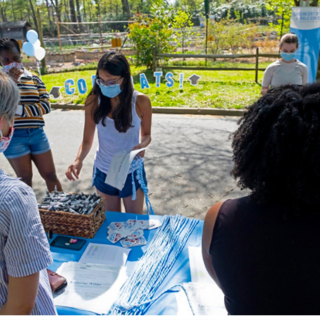 UNC_APPLES's tweet image. Wednesday, we held the Buckley Public Service Scholars Graduation Ceremony. We could not have our typical graduation ceremony this year, but through a drive thru style pick up, seniors grabbed their certificates, chords and some fun treats. Congratulations scholars!!