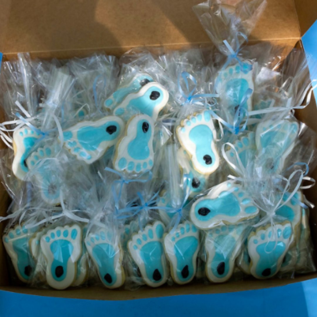 UNC_APPLES's tweet image. Wednesday, we held the Buckley Public Service Scholars Graduation Ceremony. We could not have our typical graduation ceremony this year, but through a drive thru style pick up, seniors grabbed their certificates, chords and some fun treats. Congratulations scholars!!