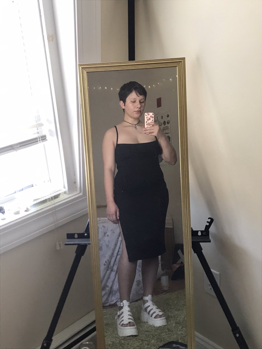 a_happy_goth's tweet photo. what i look like today https://t.co/J11wYdEQcf