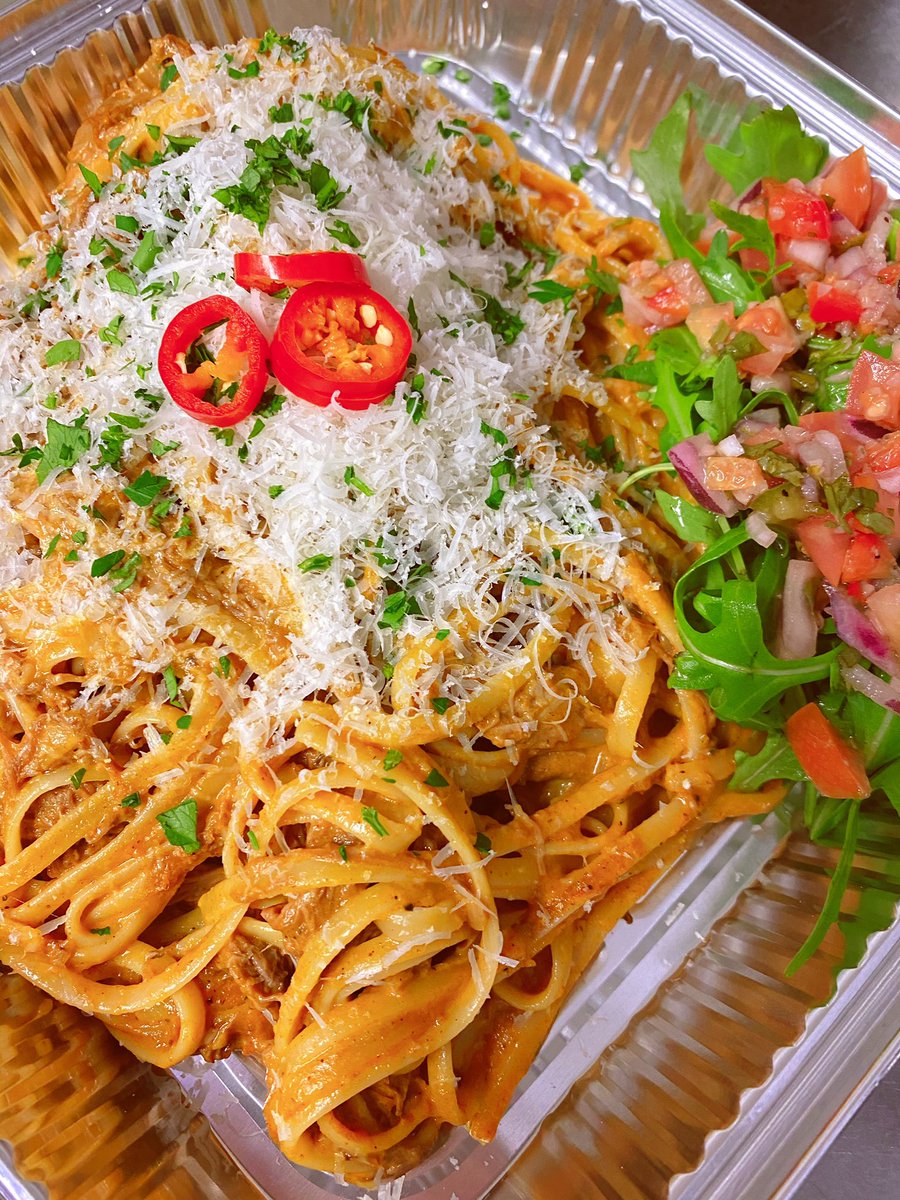 JunePlum876's tweet image. Slow braised jerk brisket linguini topped with grated Parmesan! Jamaica meets Italy 🇯🇲🤍🇮🇹 

#linguine #pulledbrisket #juneplumfood #wellingborough #northamptonshire