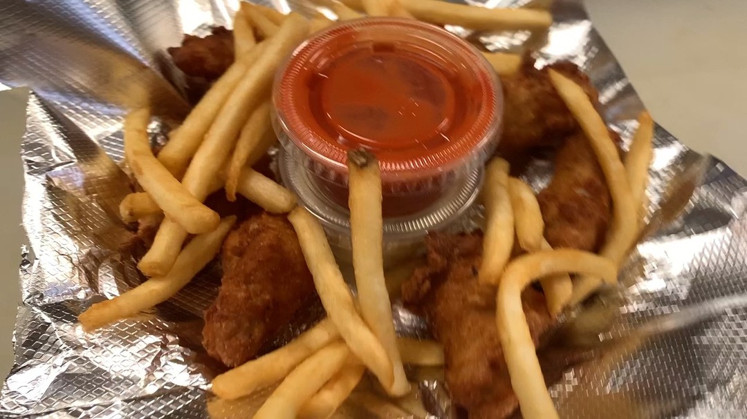 rivasmexican's tweet photo. Wings for all 🤩, give a try to this, order this Saturday! 💥 #rivasmexicangrilllv #lasvegas #mexicanfood #foodtogo https://t.co/LFuTmKOKfK