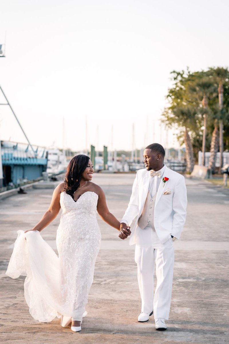 Ash_Buh_Nash's tweet photo. I married my best friend 🥰🥰🤞🏾🤞🏾
#ReadySetJackson
#4321 
@Always_on_tyme https://t.co/ufdiLvPIu7