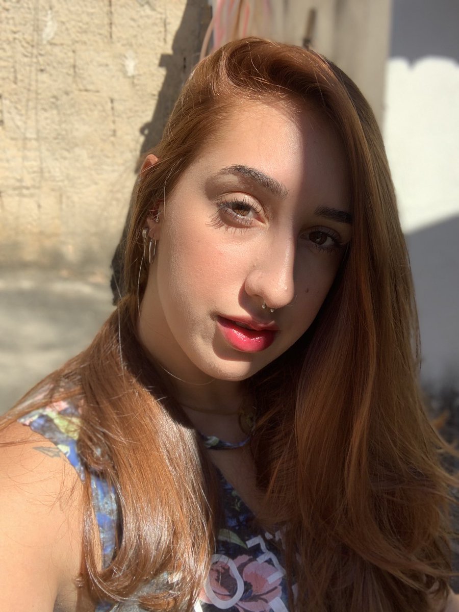 _gabsdutra's tweet photo. deve ser horrível me odiar e não poder me chamar de feia https://t.co/WzQ6MEz1QE