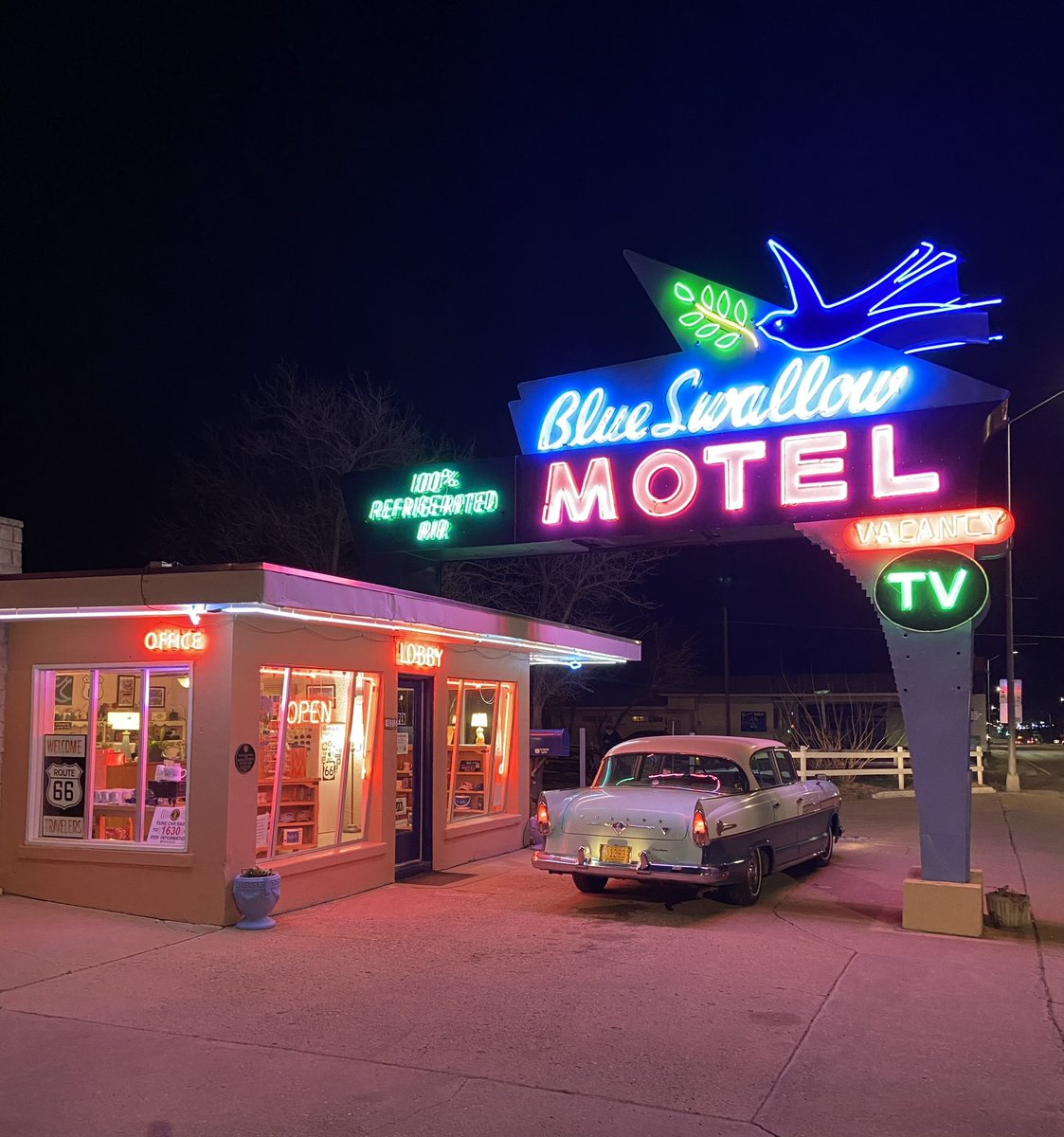 Americana at its finest. #Route66 #BlueSwallowMotel