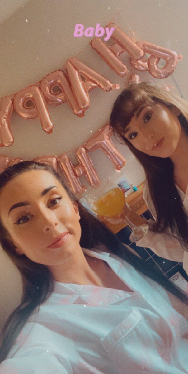 Nicole_Murray00's tweet photo. @ohpolly @amber_murray21 💗 https://t.co/ZhivewuClu