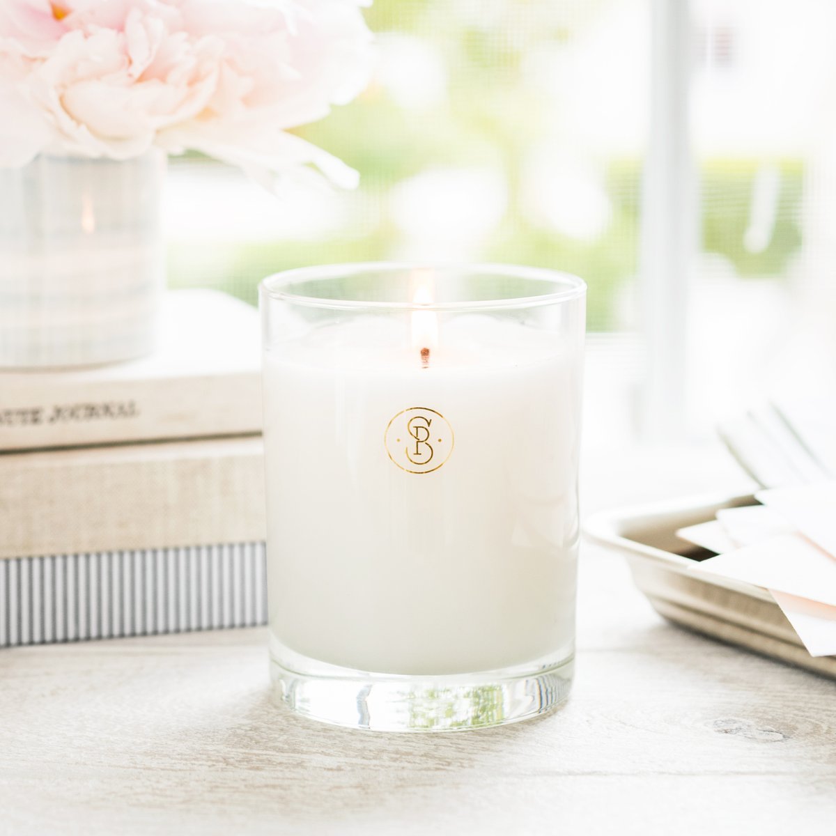 sugarpaperla's tweet image. "Out of clutter find simplicity." - Einstein

#sugarpaper
#candles
#mindful
#calm