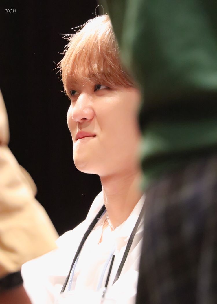 hourly changbin∞⁸ (semi CLOSED) tweet media