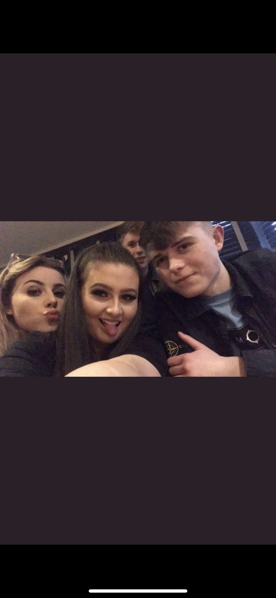 Davidfowler_'s tweet photo. @clarekilbane happy bday clare, hope you’ve had a class day 😀x https://t.co/EWCeesy9Ak