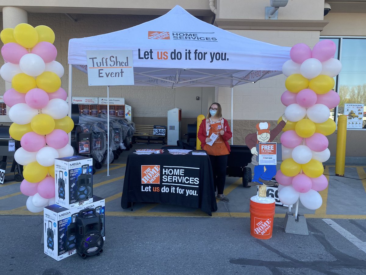 belle_foster04's tweet photo. We are loving this warm weather!☀️ Perfect day for Tuff sheds and carpet! #ServicesSaturday #Fercious4416 #PacNorthProud @NorthcreekHold @JeremiahEarley @BrandonibarraHD https://t.co/pvuWtGpkmL