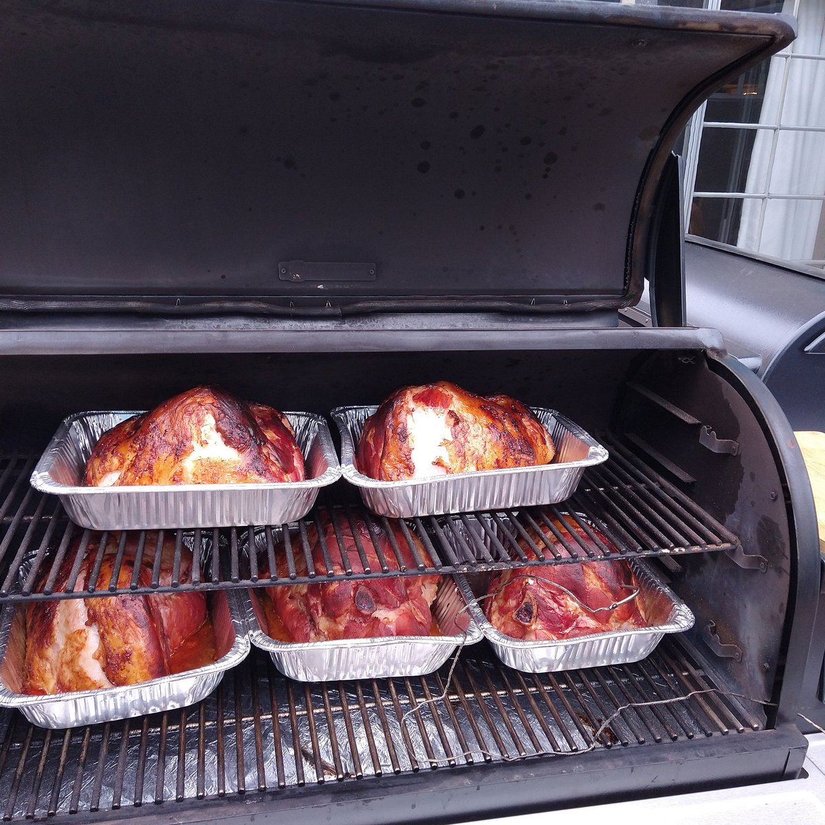 LaMasterCraig's tweet photo. Hams for the homeless in Vista CA. @TraegerGrills #traegernation #traegerhood #helpeachother https://t.co/Sf5eXZWcR1