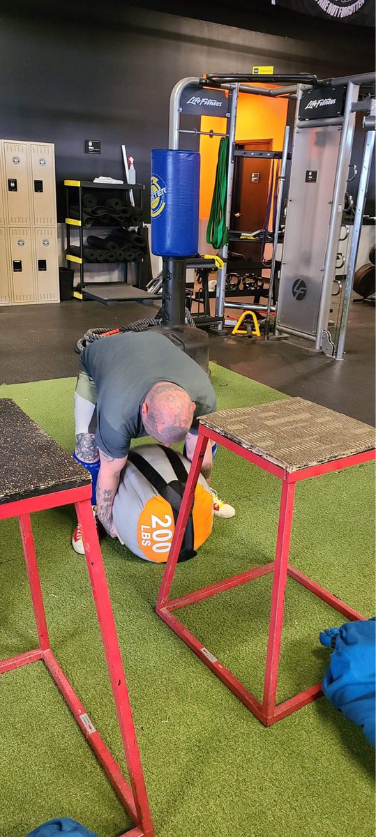 RogerHillJr's tweet image. #strongmantraining at O-Town Iron today was awesome 😀 We did the sandbags today, farmer walk, and log press 😀 I got some heavy weight up and some I tried but came a little short. I will accomplish what I didn’t get today 😀💪🏋️‍♀️