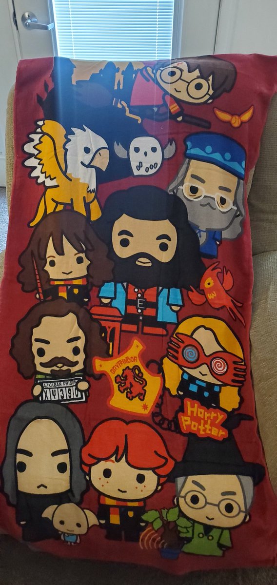Michell95485709's tweet photo. #harrypotter Beach towels for next week when we hit up #oceancity for our #springbreak. The great thing about #homeschooling is we do things on our time. The beach should be pretty empty! ๐ค๐ป๐ฅ #harrypottermerch #hufflepuff #ravenclaw #slytherin #gryffendor https://t.co/IJ1L3dSNbD