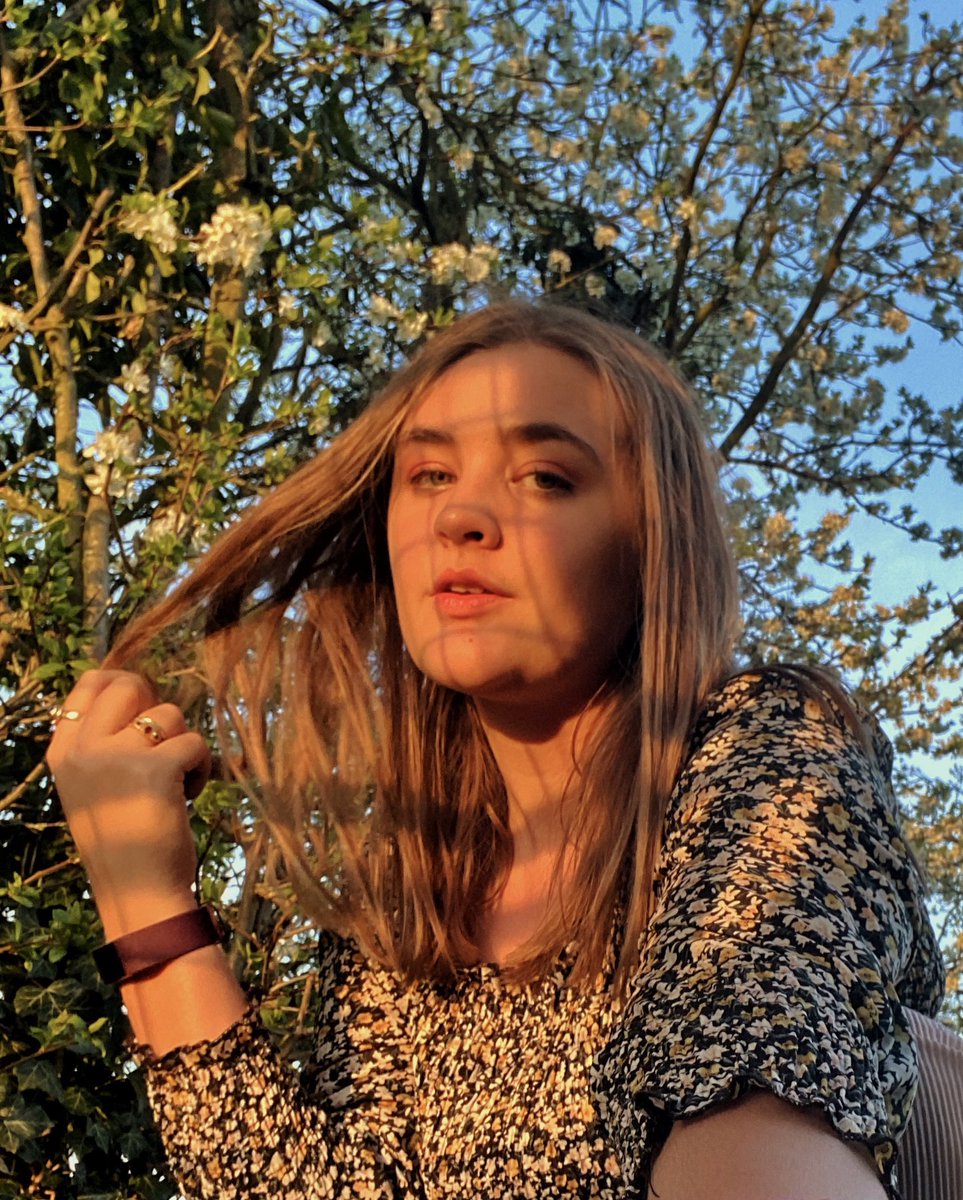 MaisyCrunden's tweet image. Just interrupting your Saturday night to let you know my EP ‘in the waves’ is now available for Spotify Pre-Save! The link is here: distrokid.com/hyperfollow/ma… 

Set for release on the 21.04.21, I’m super excited to share my debut EP with you all!