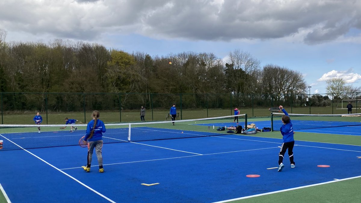 ltalincs's tweet photo. Great to be back on court with 9u’s today 🎾🎾 https://t.co/DIca4FDoln