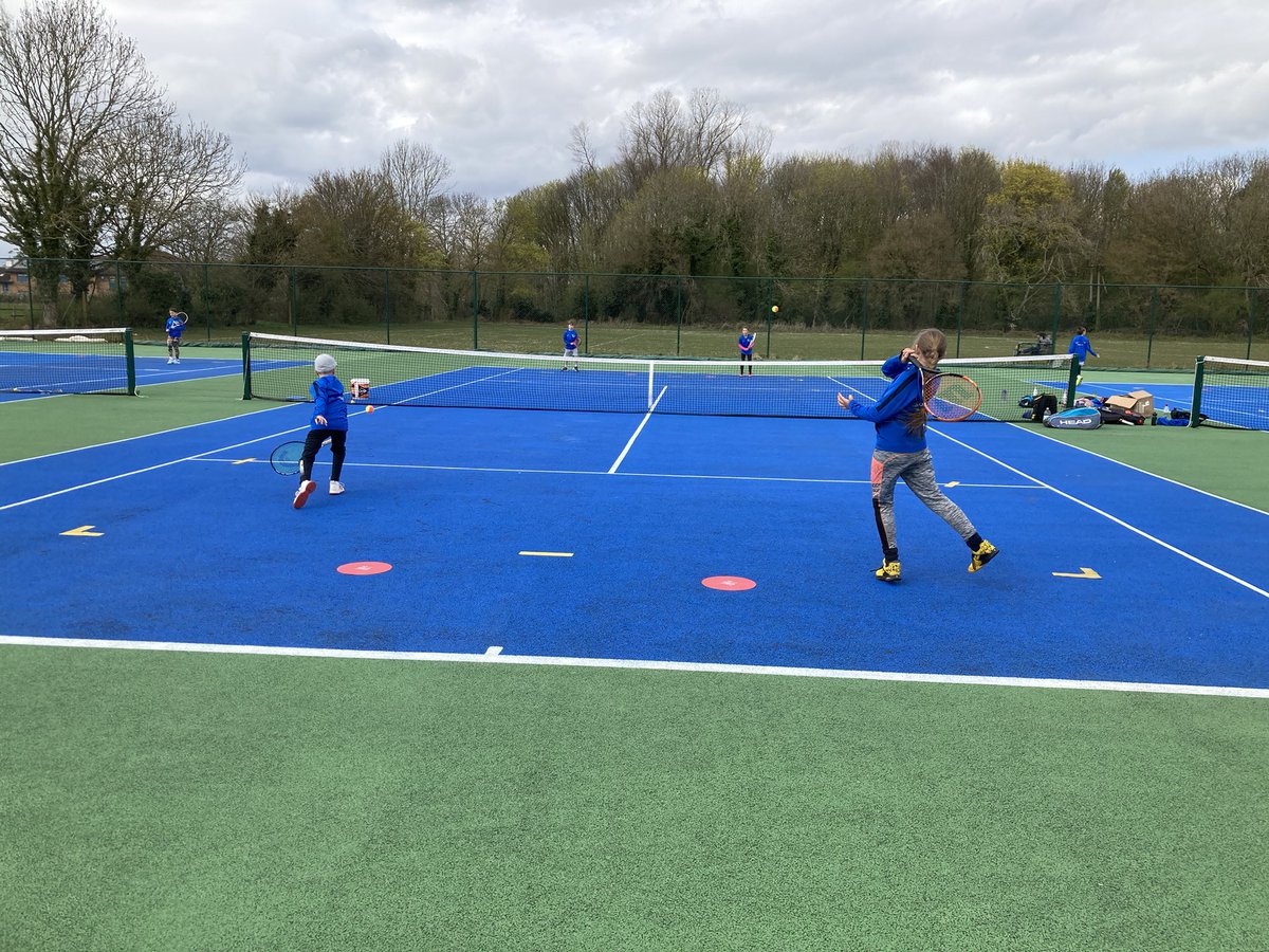 ltalincs's tweet photo. Great to be back on court with 9u’s today 🎾🎾 https://t.co/DIca4FDoln