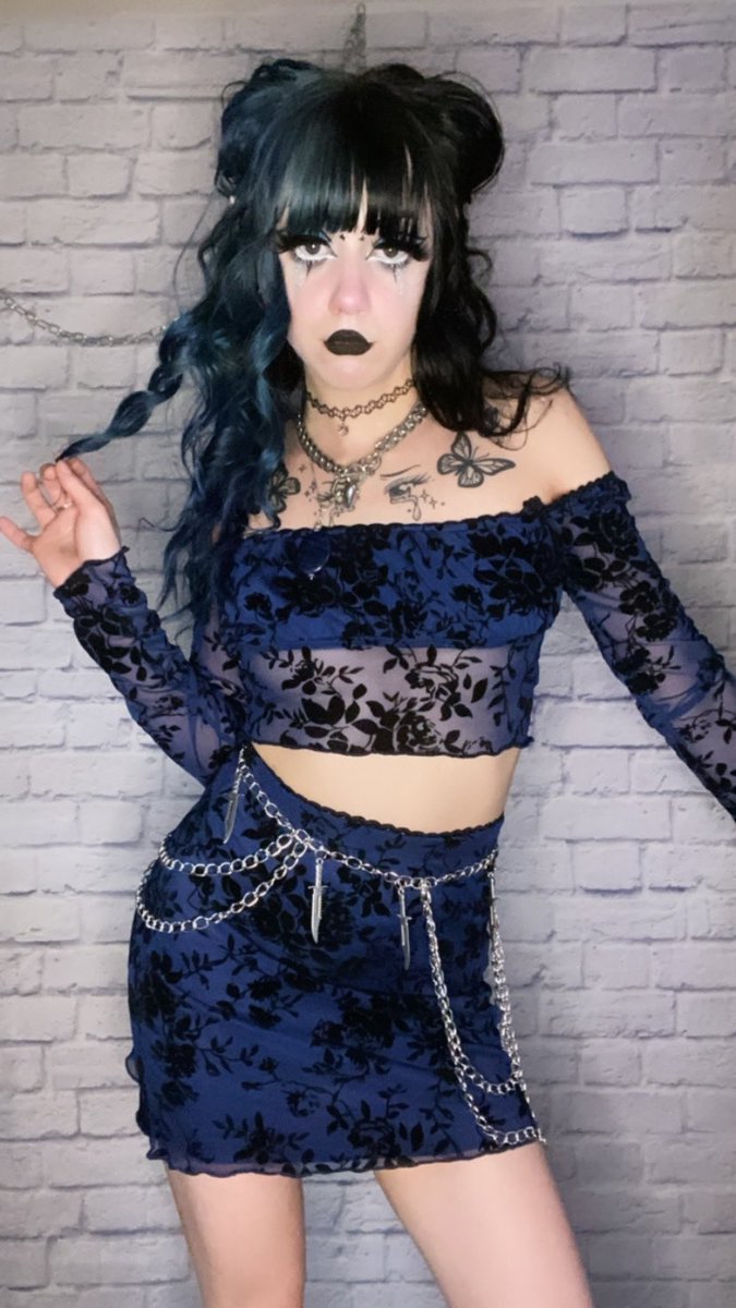 yes you heard it okay, SEND ME MONEY I AM PRETTY.