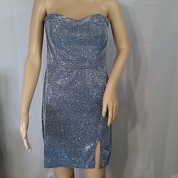 tmccoyusa's tweet photo. So good I had to share! Check out all the items I'm loving on @Poshmarkapp from @davrobbins2000 #poshmark #fashion #style #shopmycloset #tahari #socialcouture #eddiebauer: https://t.co/TJcaTGnqeh https://t.co/ACxrX4i57e