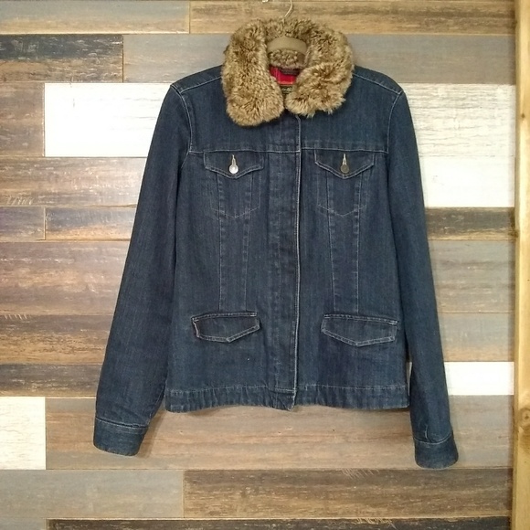 tmccoyusa's tweet photo. So good I had to share! Check out all the items I'm loving on @Poshmarkapp from @davrobbins2000 #poshmark #fashion #style #shopmycloset #tahari #socialcouture #eddiebauer: https://t.co/TJcaTGnqeh https://t.co/ACxrX4i57e