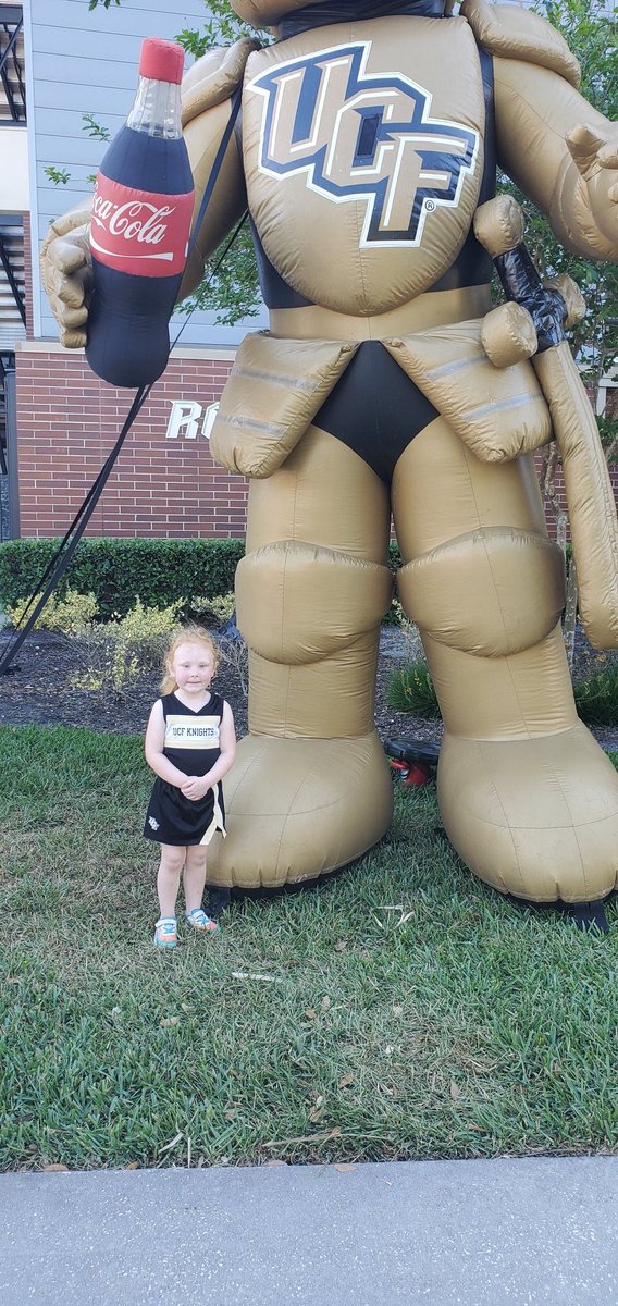 MrCoachBarnes's tweet photo. Felt good to be back in the #BounceHouse. Can't wait to be there for #BoiseState.
Addi had a good time too.
#UCFSpringGame #GoKnights #GKCO https://t.co/LRQJSHMPYr