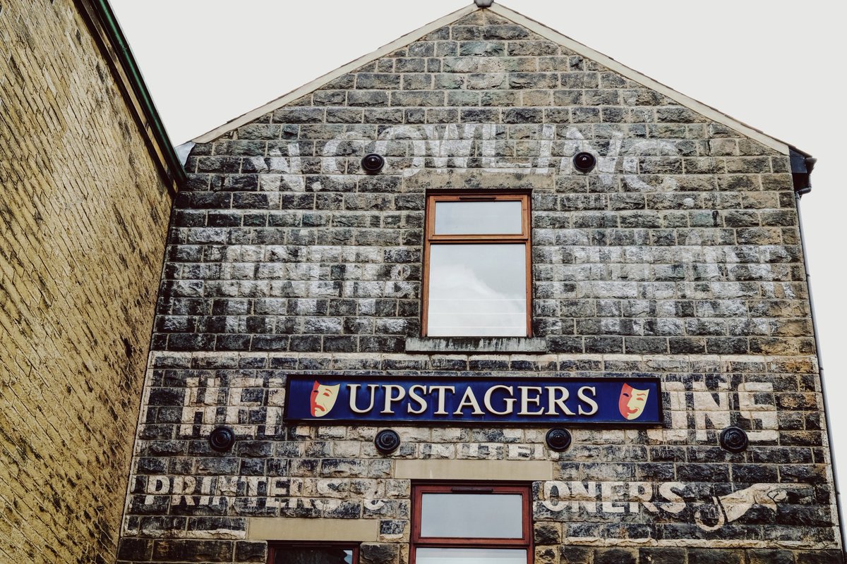 So excited to find these  #ghostsigns in Ilkley today, along with an old car too. See my previous ghost sign photos I forgot to add into this thread -  https://twitter.com/ruxxnaqvi/status/1376947461126770690?s=19 @ghostsigns  #ghostsign  @GrimArtGroup  @ShakAndSonsEsq  @appertunity  @JimBinary  @IlkleyChat  @IlkleyTweets
