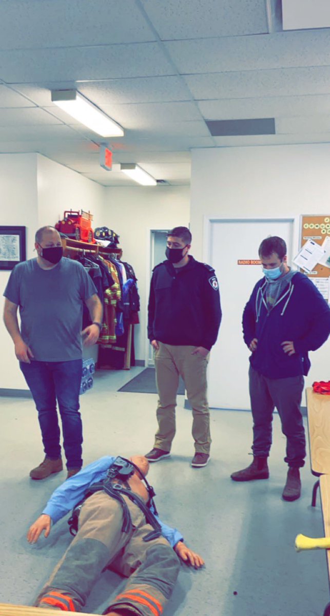AthensFire's tweet photo. Absolutely - great job! The training today: Structure Search/Victim Removal/ Firefighter Survival! A condensed 5h training! Lot of fun and learning! Excellent instructors (David Schaefer Andrew Demitroff Nick Cotto @Limapda  and @fennt2000) and a great crew of recruits! https://t.co/iJcs2ezGjH
