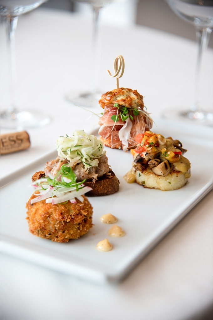 Hess Collection tweet media