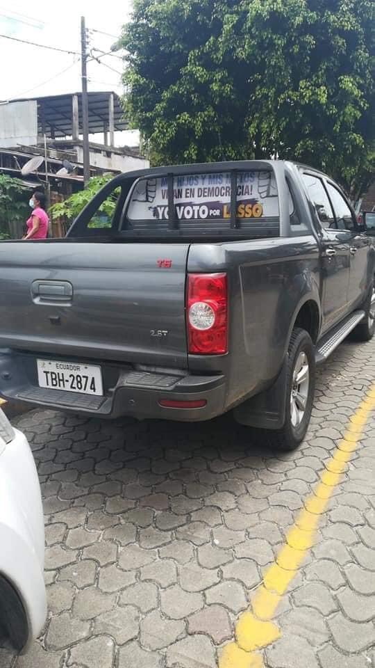 MashiCampoElias's tweet photo. Señores del @cnegobec @cnenapo @PoliciaEcuador qué pasó con sus famosos operativos de control!! En pleno silencio electoral #LassoEsMoreno siguen en plena campaña en MISAHUALLI, lo bueno de esto es que ya faltan horas para que se vayan! @ecuarauz @rabascallcarlos @MashiRafael https://t.co/9baiHfpWTk