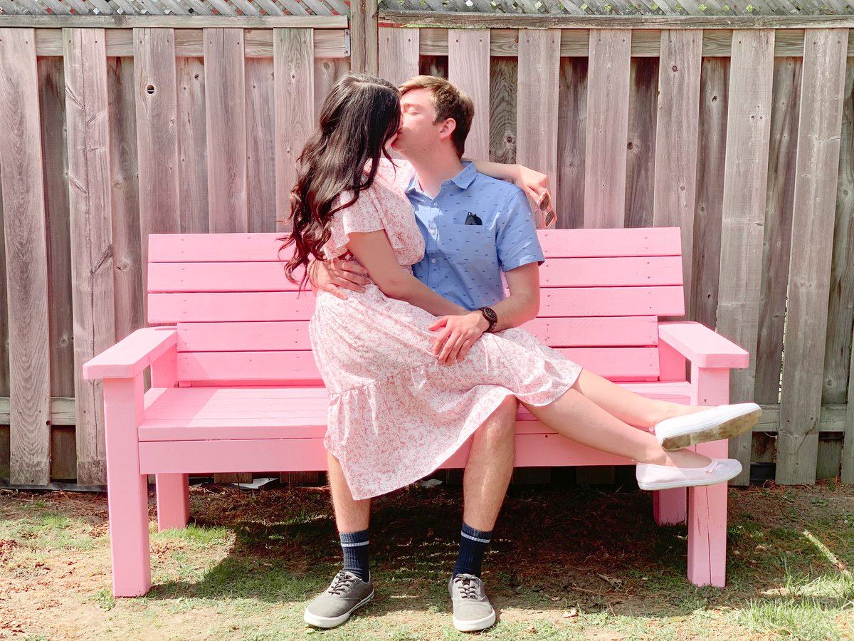 getupandglowpod's tweet photo. My boyfriend built me a bench as a gift for our 2 year anniversary🥺🤍🌸 https://t.co/dg5mGVb3yC