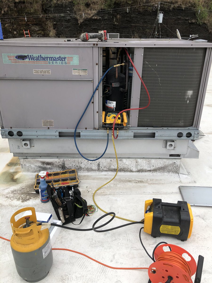 BillyRobinson15's tweet image. Let’s get this shit done. Hate a compressor Change out #HVACLife #commercialservice