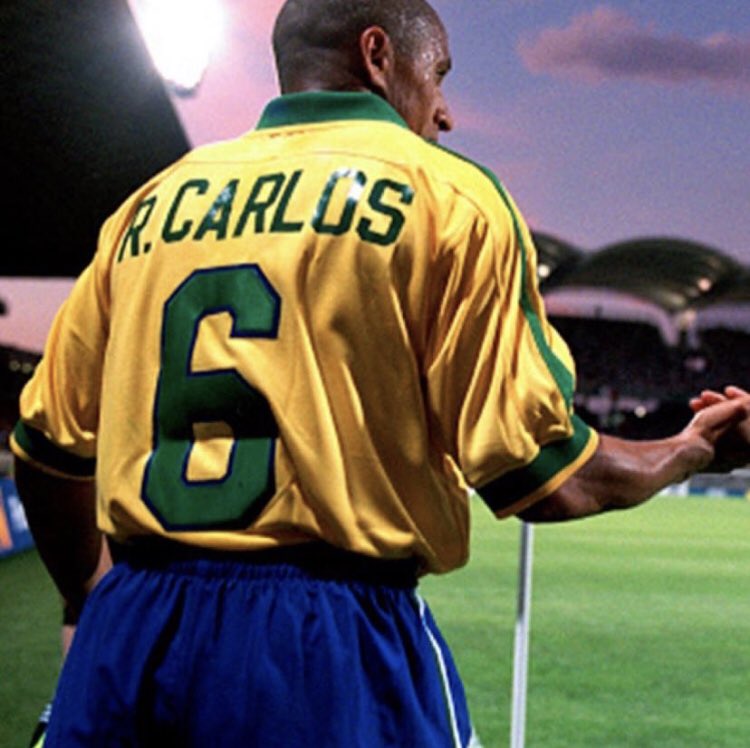 Esse cara me acolheu ao lado da família na minha ida pra Europa , foram vários anos passando natal e réveillon com ele...

Na minha geração ESSE FOI O MELHOR DA POSIÇÃO.