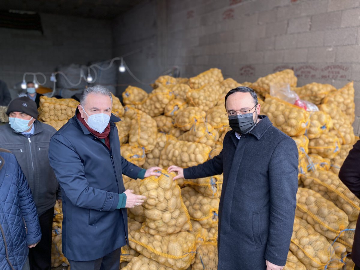 Toprak o kadar cömert ki, dökülen her damla alın terinin karşılığını verir.

#GayretineŞahidizErdoğan