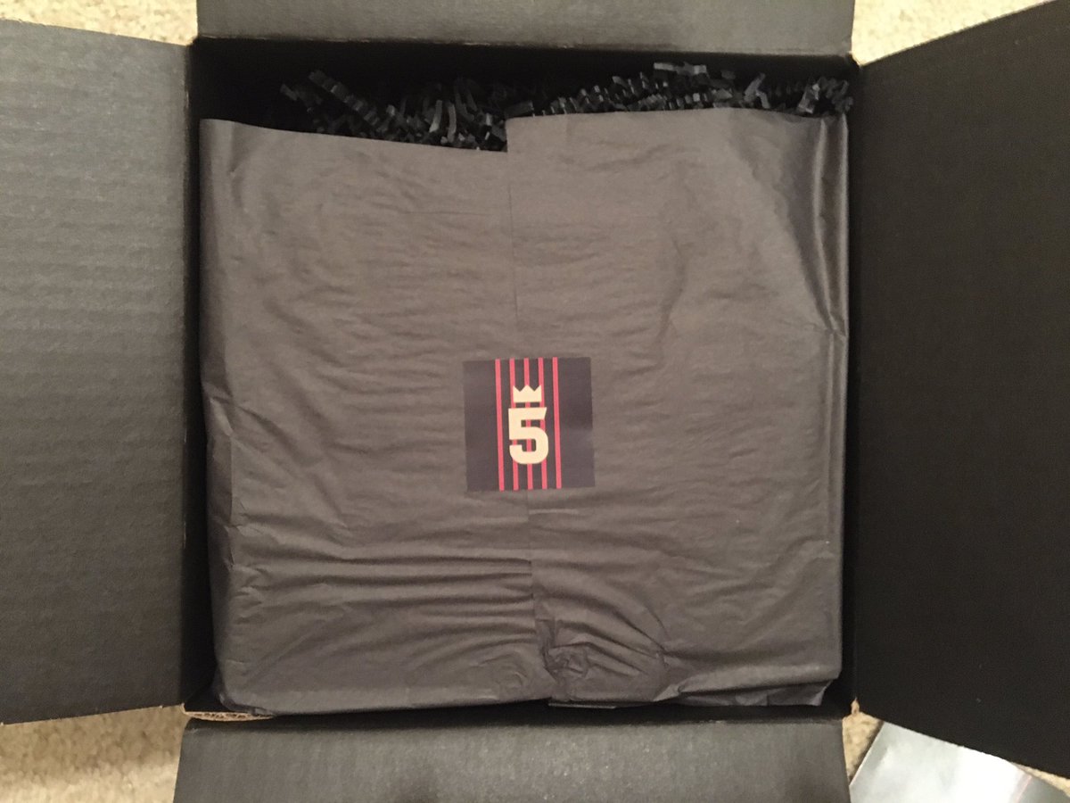 Rock3Republic's tweet photo. Gift from my @ATLUTD family!!! Season V here we come ❤️🖤❤️🖤 #ATLUTD #UniteAndConquer https://t.co/QauUBml5iJ